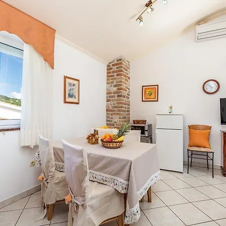 Patricia Apartamento Baška